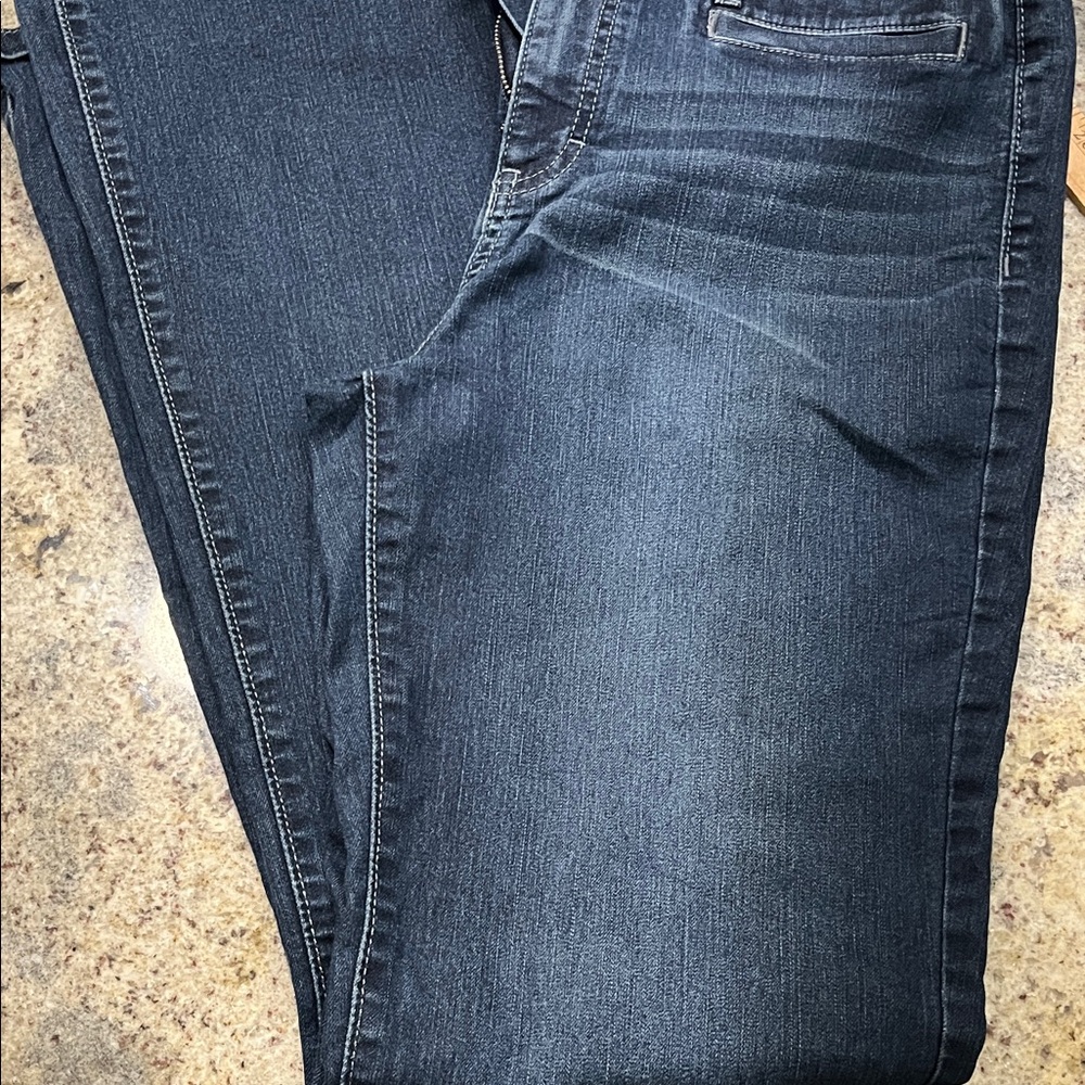 Jennifer Lopez Dark Blue Denim size 8. Inseam 32”. - Picture 6 of 9